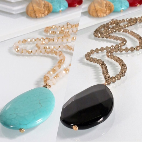 NATURAL STONE TEARDROP PENDANT GLASS BEAD NECKLACE - Picture 7 of 7